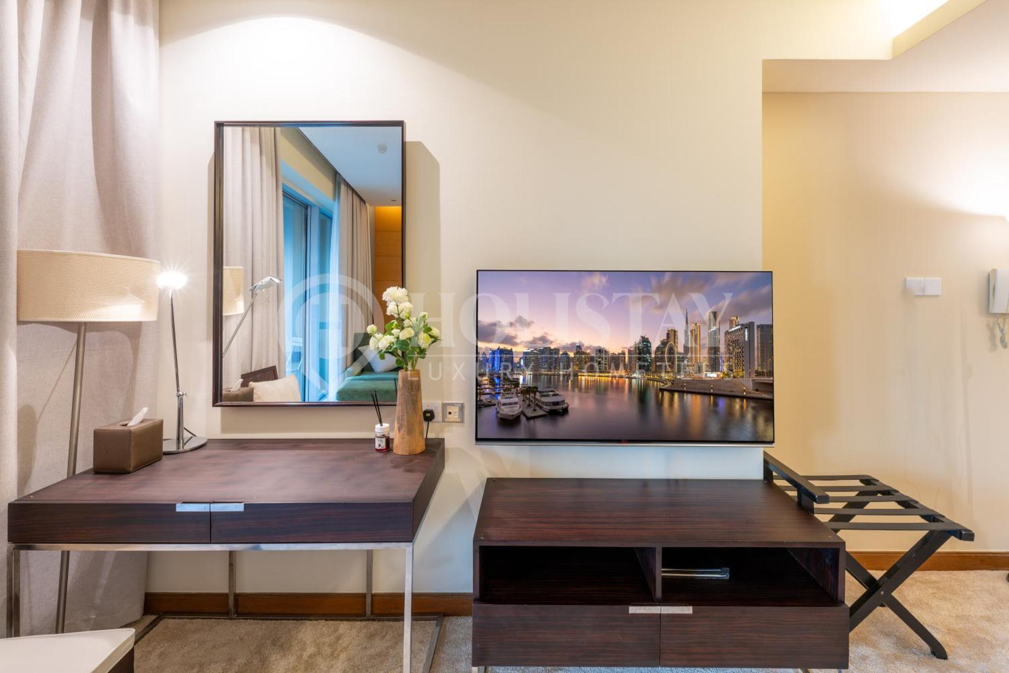 Holistay Luxury Homes - Burj Khalifa View - Direct Access Mall Апартаменти *