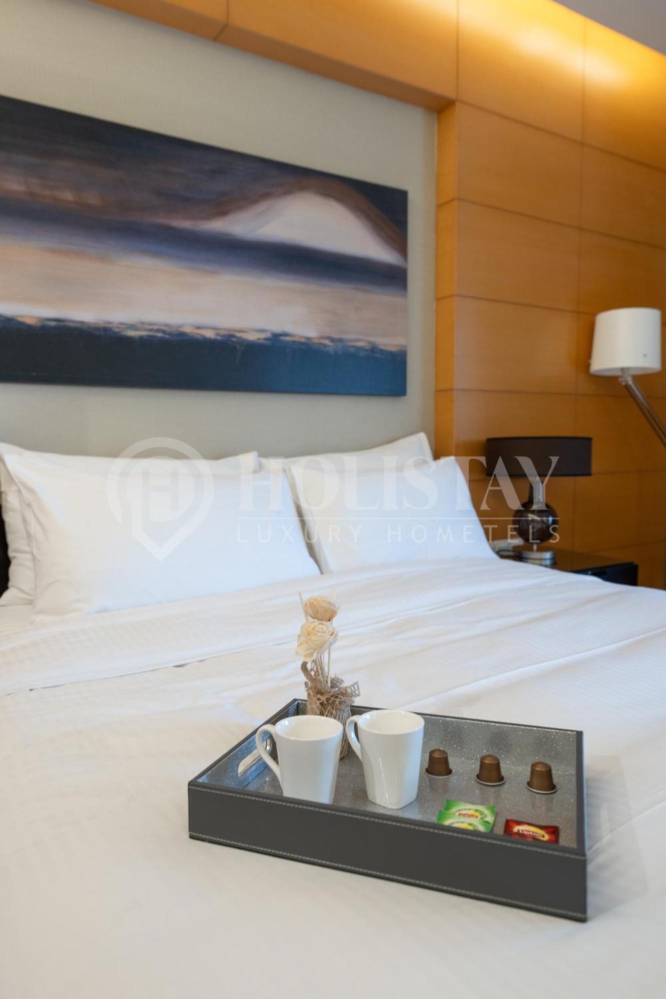 Holistay Luxury Homes - Burj Khalifa View - Direct Access Mall * Дубай