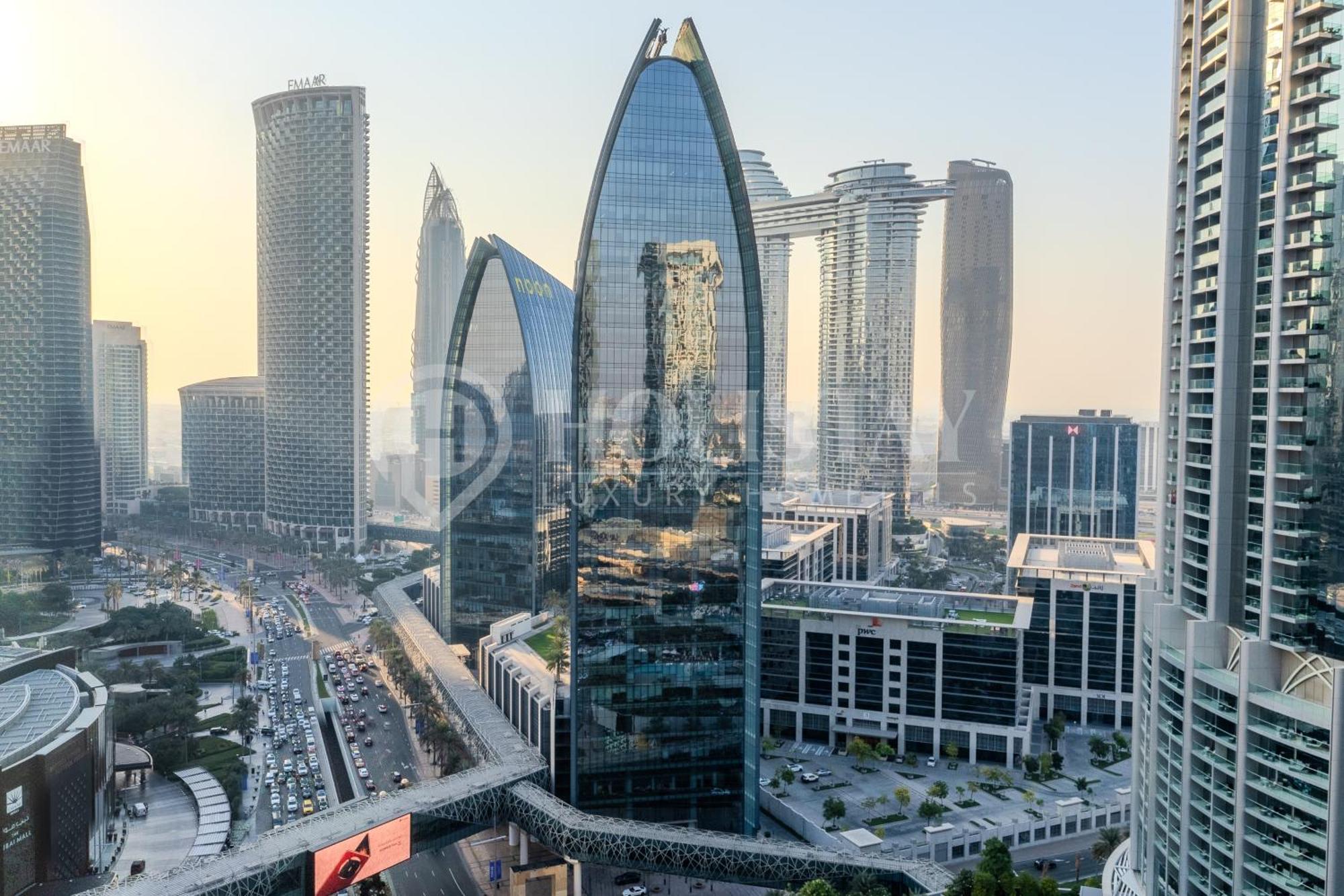 Holistay Luxury Homes - Burj Khalifa View - Direct Access Mall * Дубай