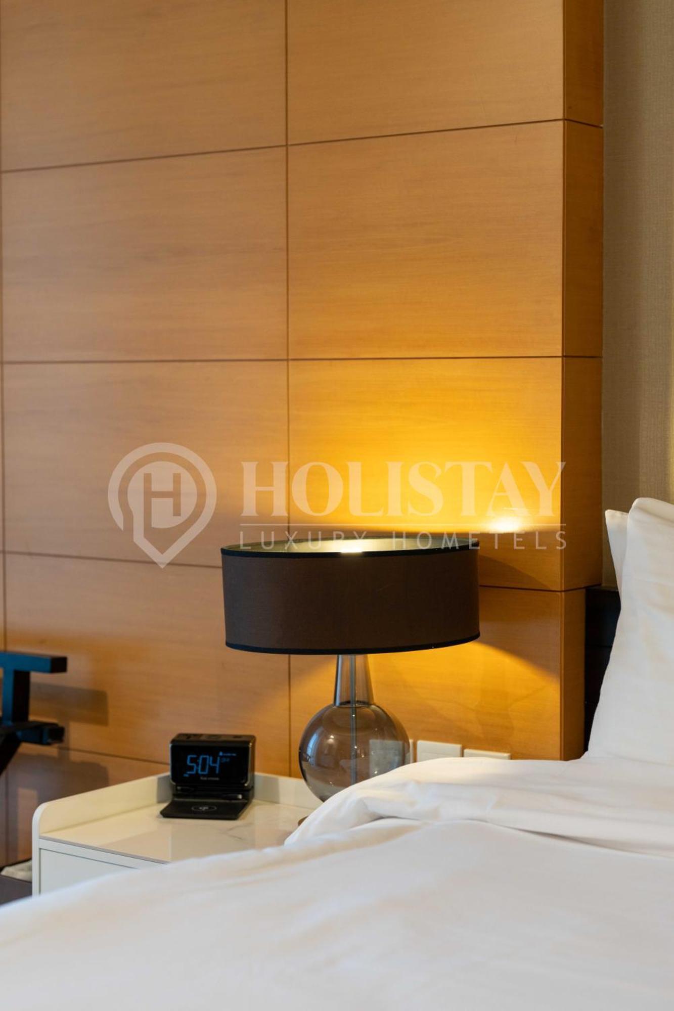Holistay Luxury Homes - Burj Khalifa View - Direct Access Mall Апартаменти