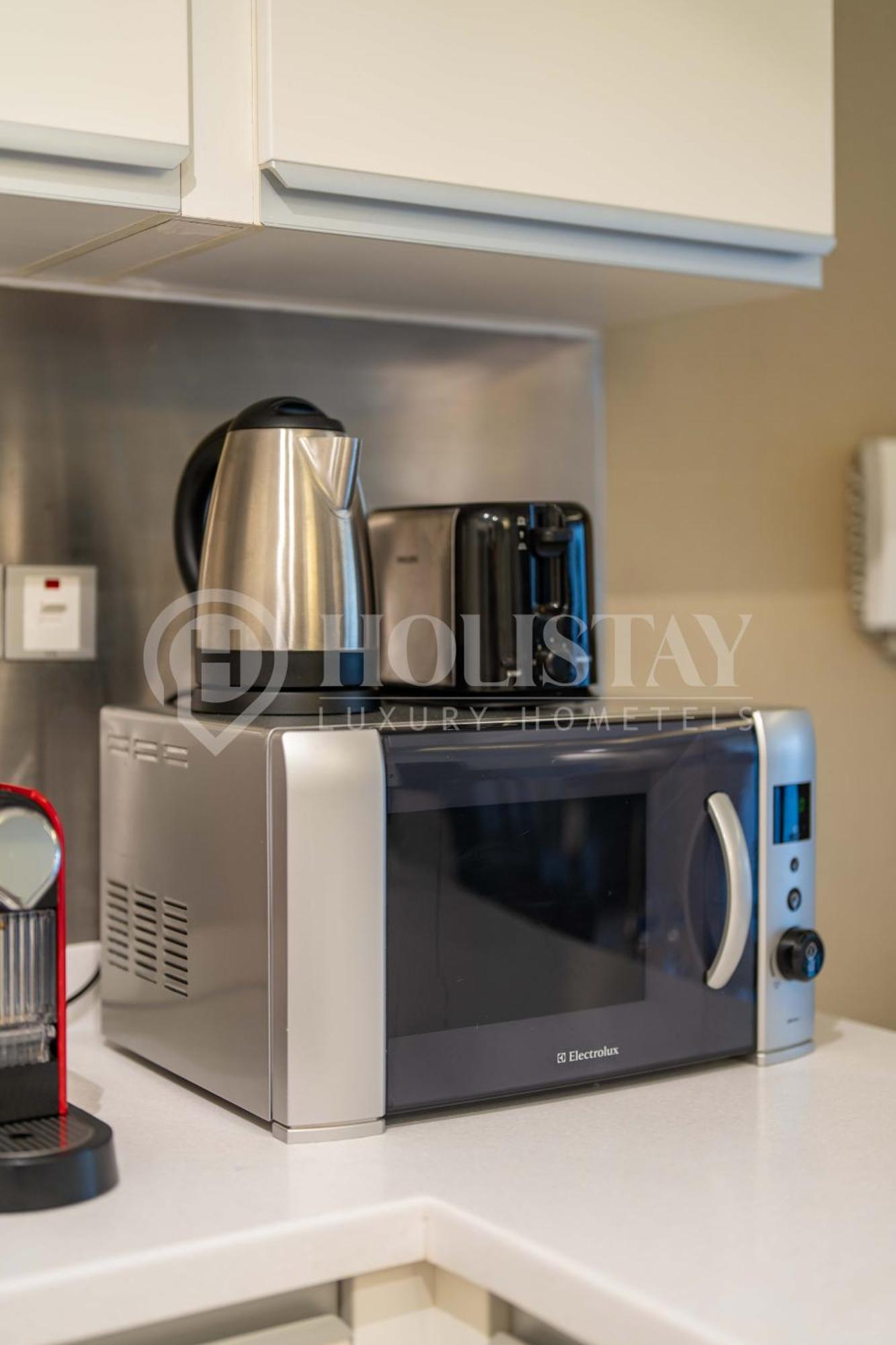 Holistay Luxury Homes - Burj Khalifa View - Direct Access Mall Апартаменти Дубай