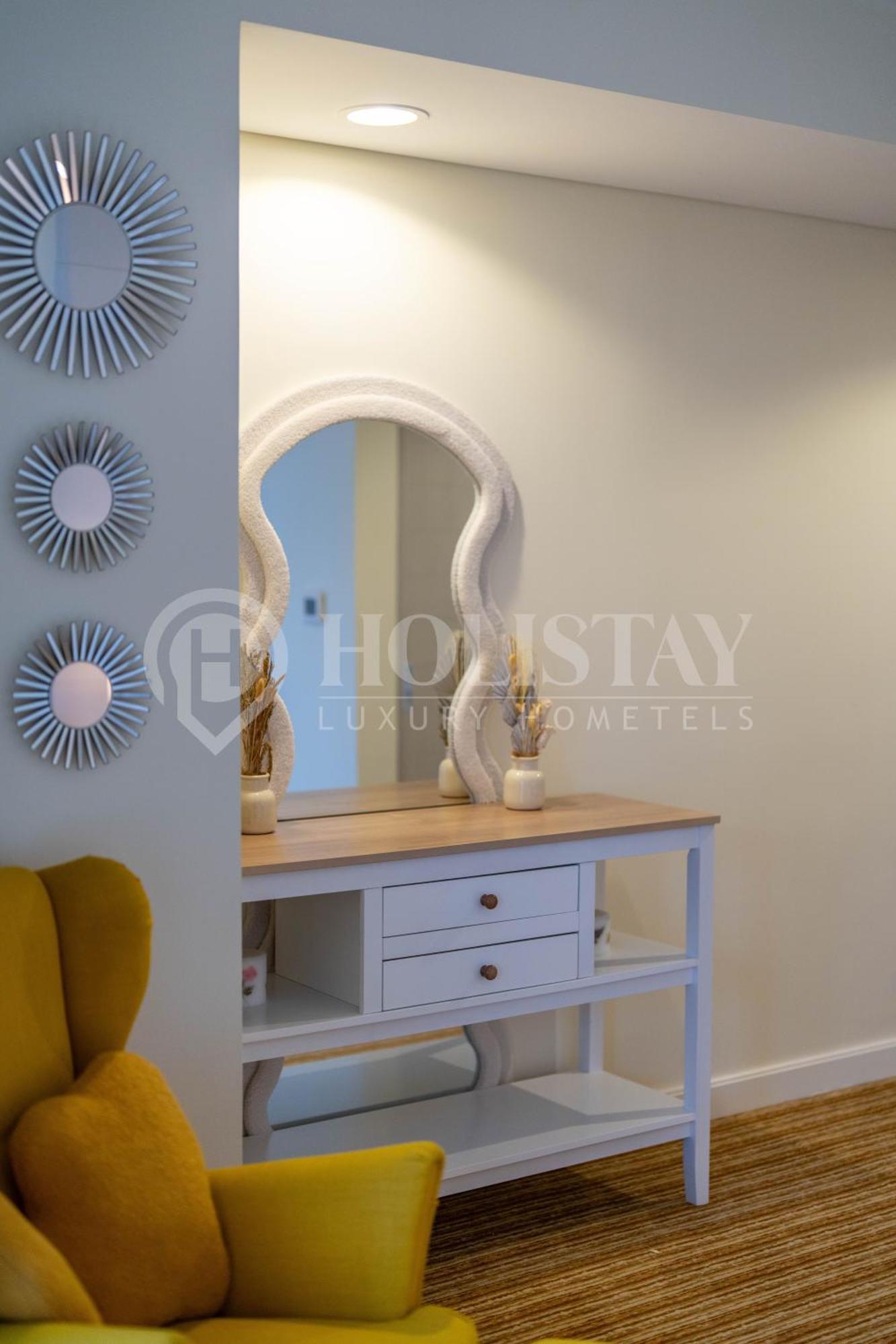 Апартаменти Holistay Luxury Homes - Burj Khalifa View - Direct Access Mall *